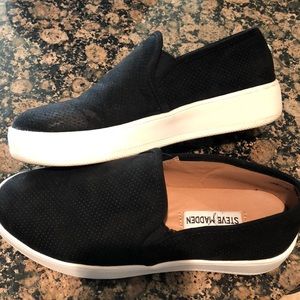 Steve Madden Slip on shoes- black size 7.5